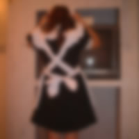 メイド服が似合う33歳人妻