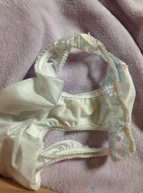 ハッピーメールで出会った人妻から届いた下着写真